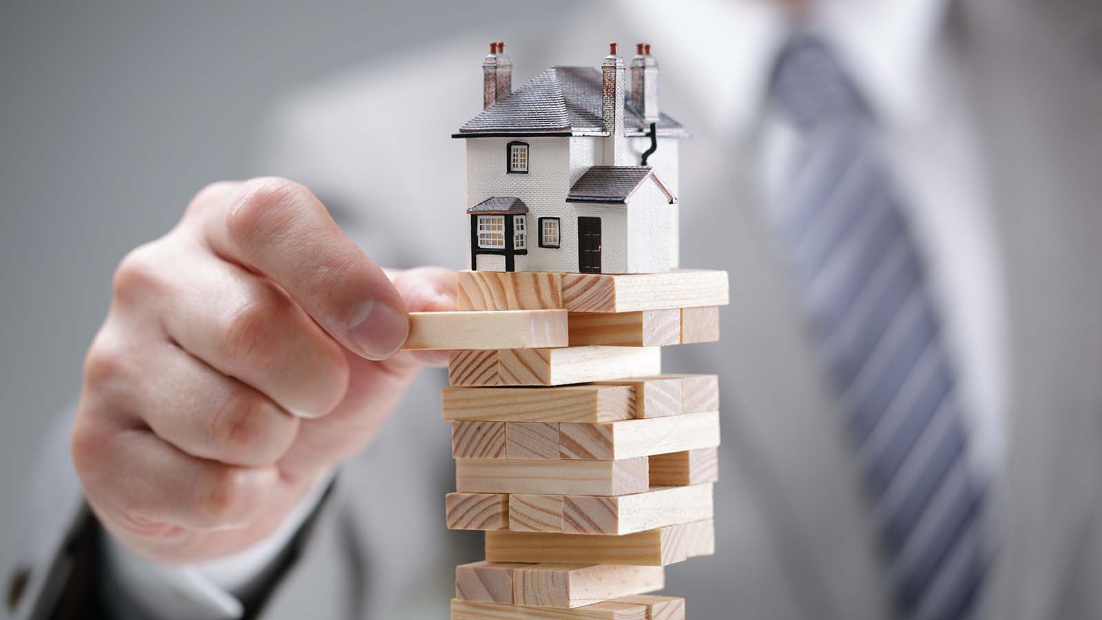 2023 Property Market Insights: To Buy Now or Wait for 2024?
