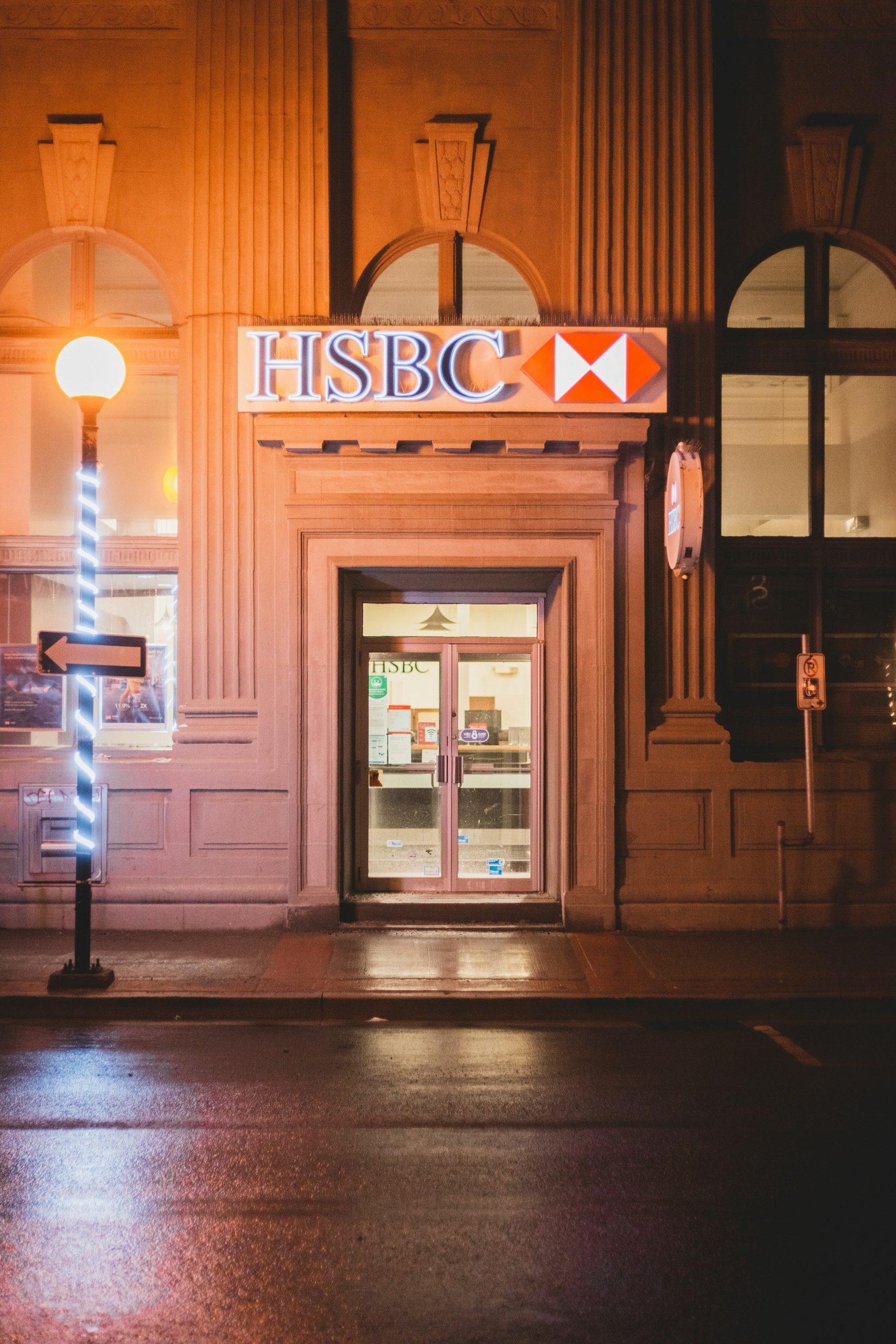 HSBC Joins UK Banks in Lowering Mortgage Rates