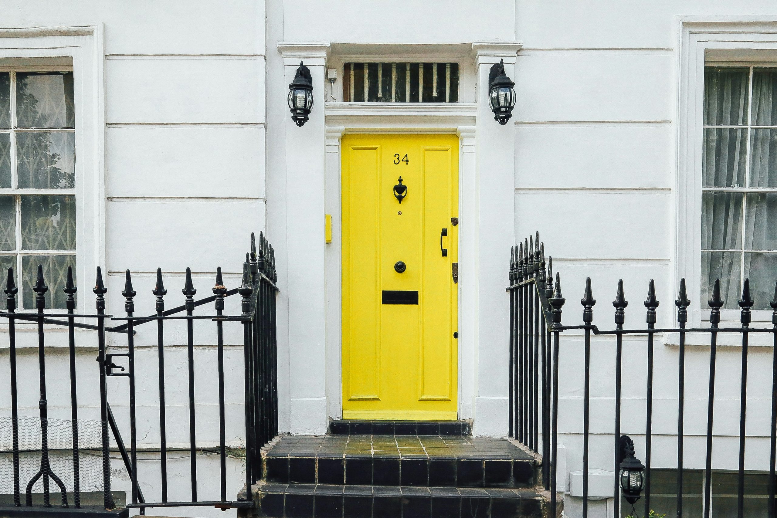 Falling Mortgage Rates – Should You Lock In Now or Wait?