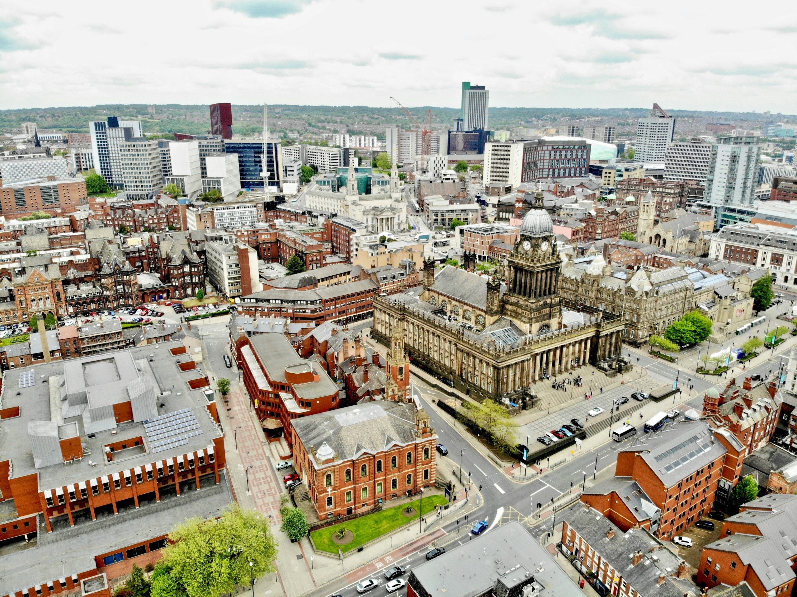 UK House Prices Rise for Third Month as Mortgage Rates Fall