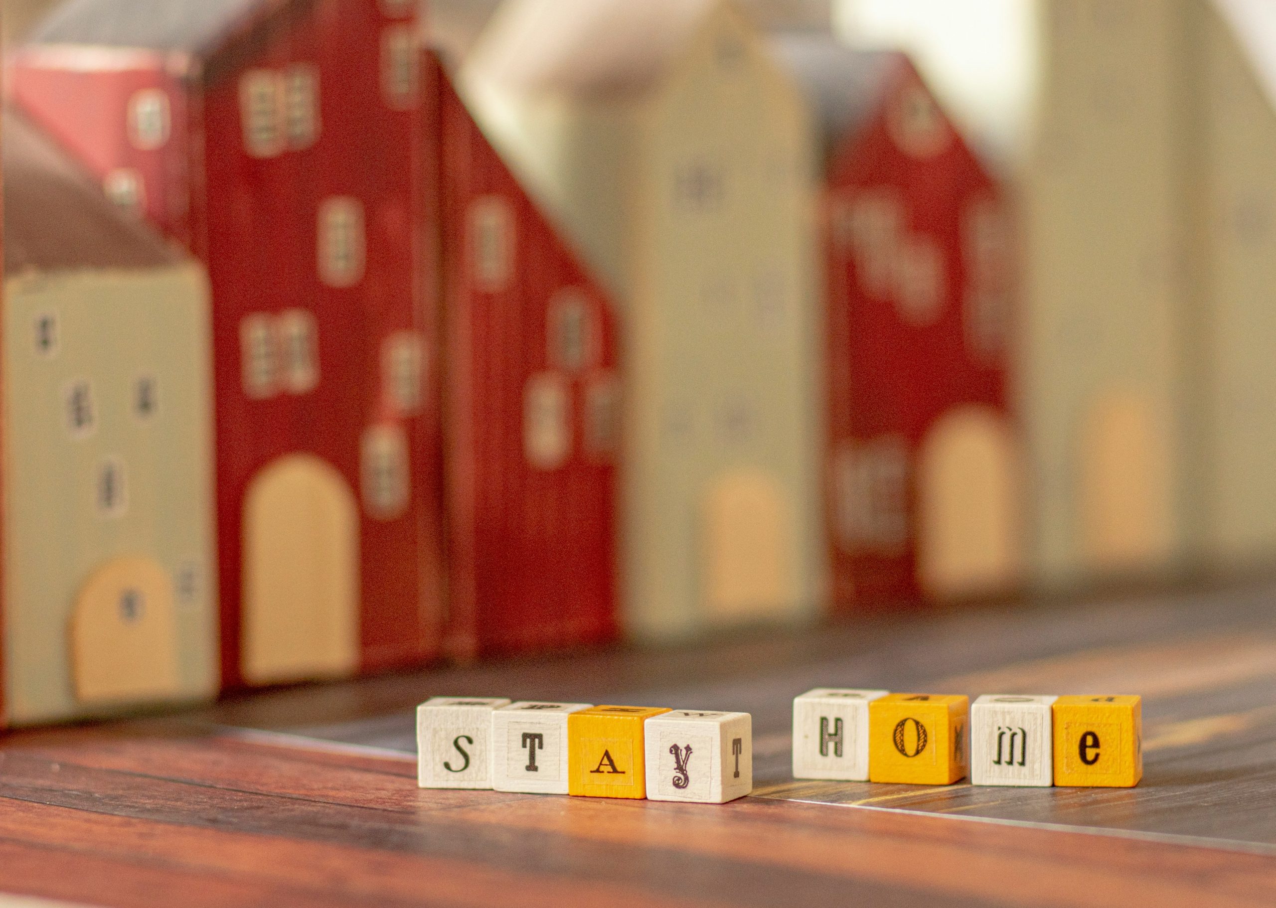 BoE to Hold Rates as Sales Rise